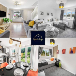 Manchester City Centre House, perfect for long stays! Parking, Wifi, Outdoor space